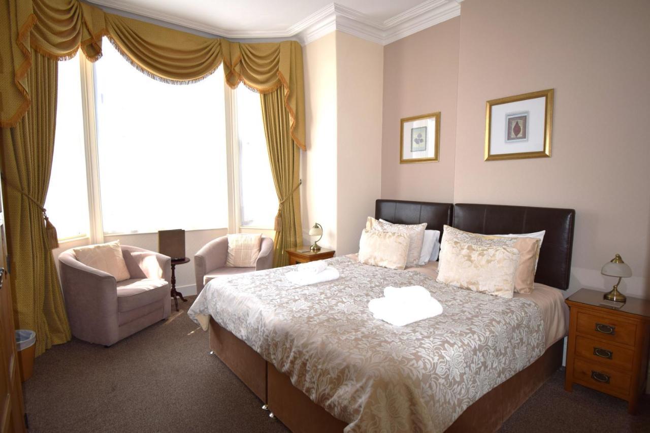Cedar Lodge Лландидно Экстерьер фото