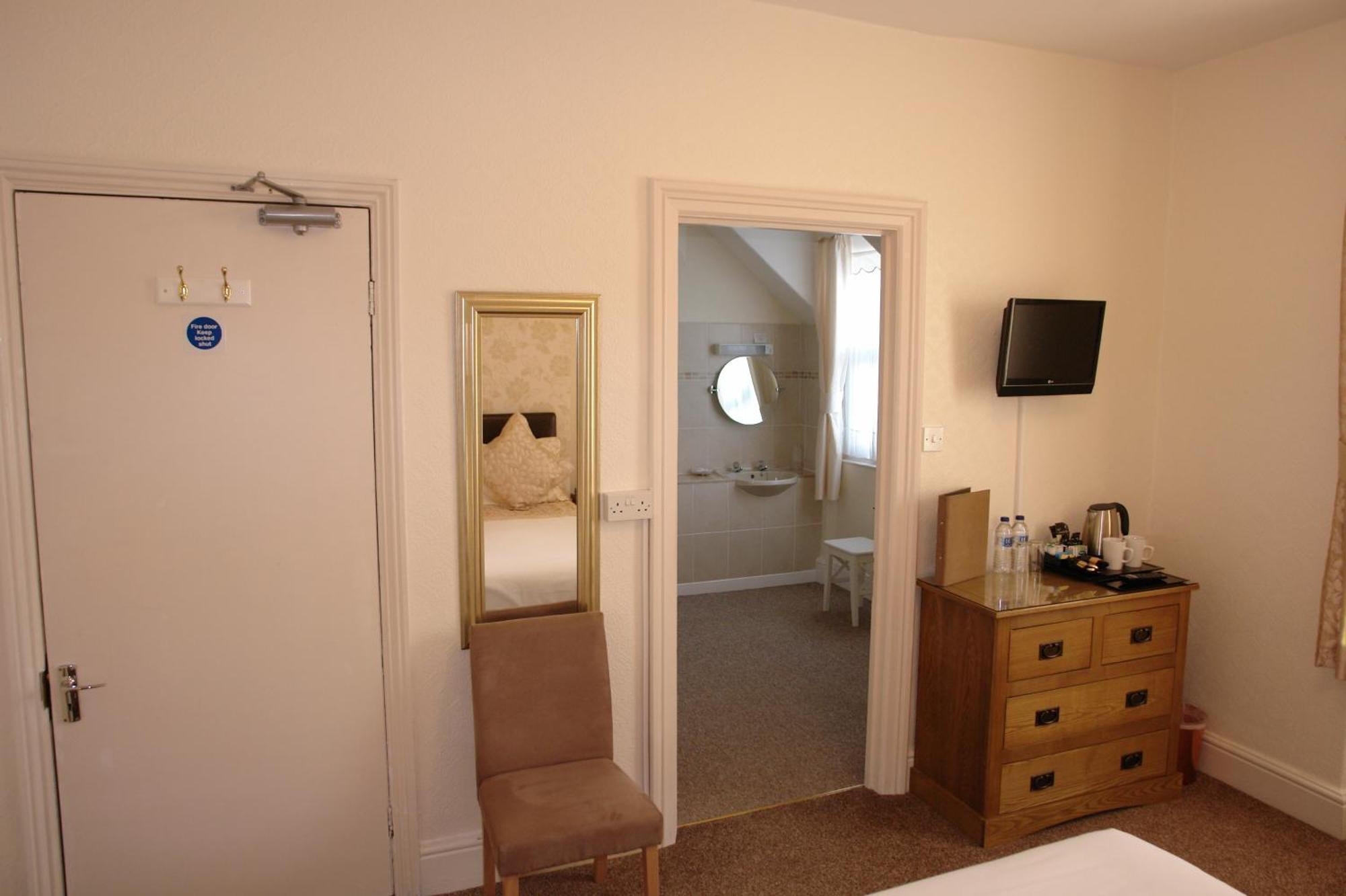 Cedar Lodge Лландидно Номер фото
